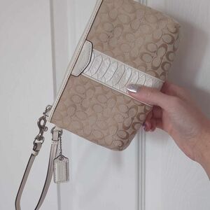 Coach 2000s Wristlet